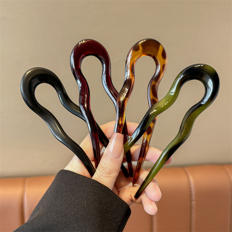 Grampo de Cabelo em Formato de - Tech Accessories For Women avaliação e preço